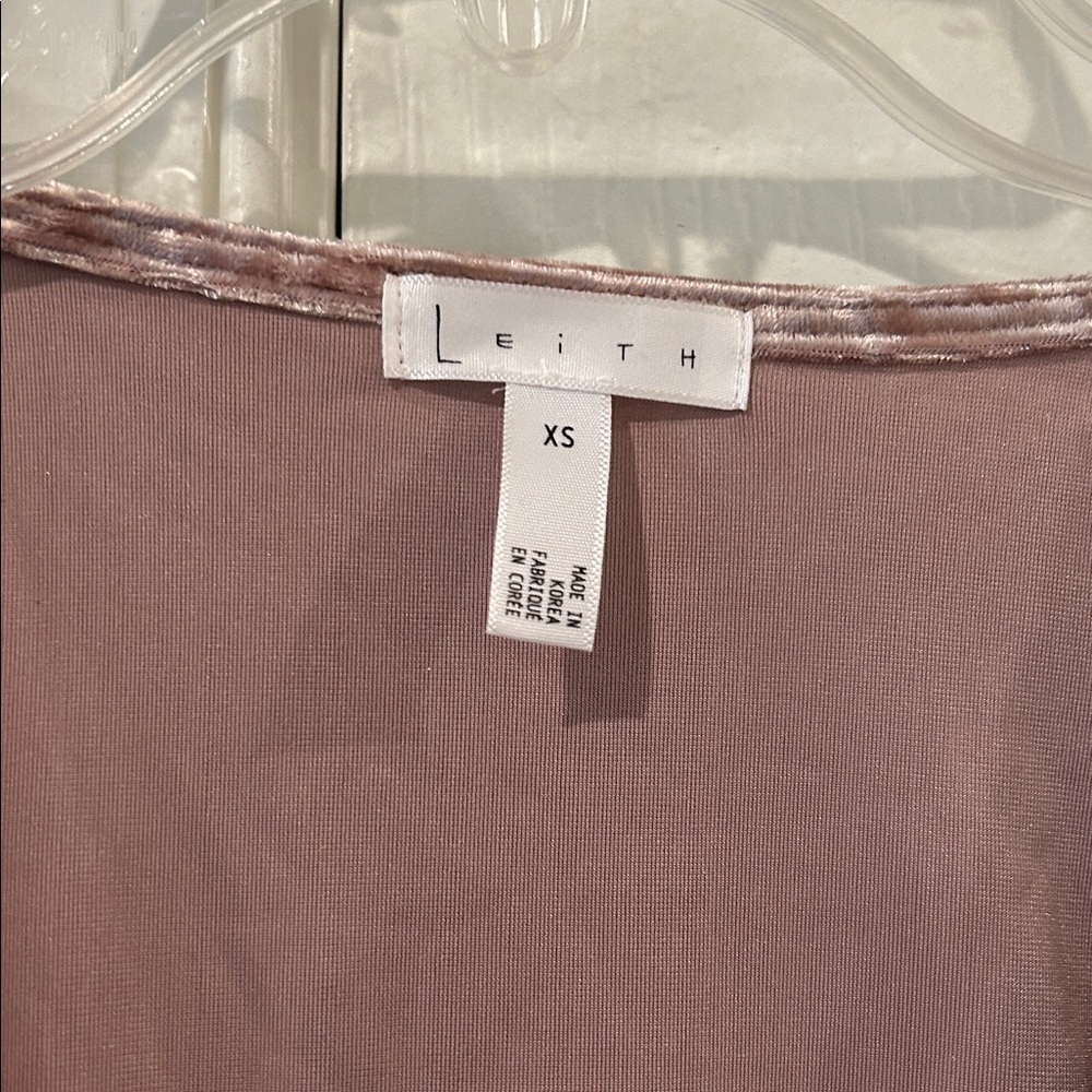 Leith Velvet Wrap Dress in Mauve - Picture 4 of 5